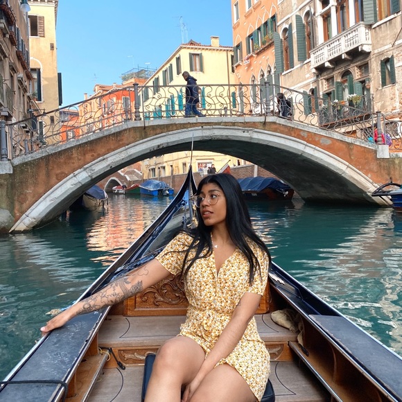 Posh Ambassador ♥️ Meet Your Seller - Picture 6 of 9